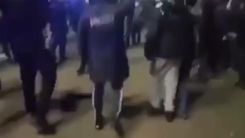 Gangs of Muslims from Birmingham arriving in Leicester England to attack Hindus.