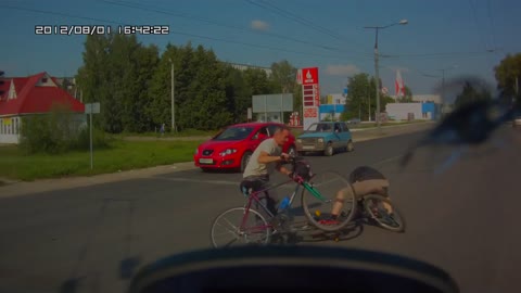 Bicycles Crash Crossing an Intersection
