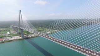 Canal de Panamá tiene nuevo puente que lo atraviesa