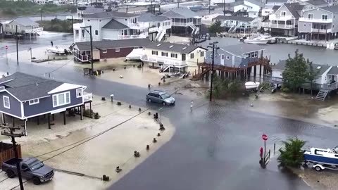 Storm Ophelia floods the US mid-Atlantic