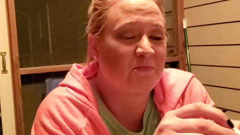 Lady Tries Acclaimed World's Hottest Tortilla Chip