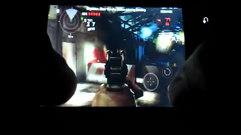 Dead Trigger e GTA Vice City rodando com os gráficos no máximo no LG L3 E400