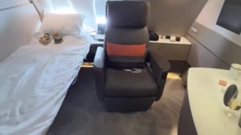 Flying Singapore Airlines First Class Suites