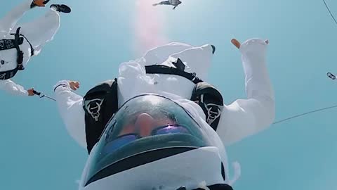 skydive Dubai /skydives over the palm jumeirah
