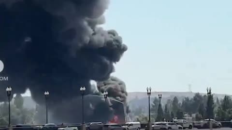 BREAKING: Numerous firefighters are battling a massive commercial building fire