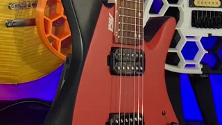 360 view of the IYV ISHL-500 headless guitar