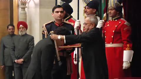 President Mukherjee presents Bharat Ratna to Shri Sachin Tendulkar and Prof. C N R Rao