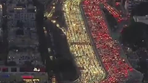 Video Of Thanksgiving Season Traffic In LA Reminds Us All Why We're Glad We Don't Live In LA