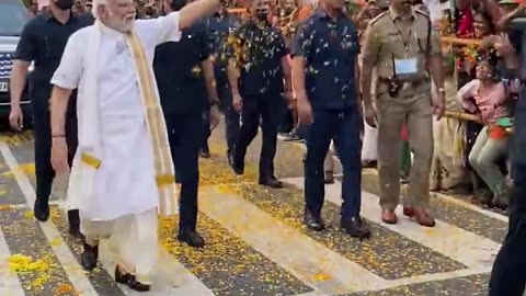 Kochi gives Prime Minister Modi a spectacular welcome.