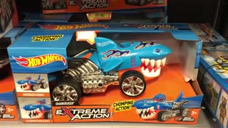 Extreme Action Sharkruser Chomping Toy Car