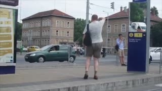 Funny guy randomly starts dancing in a tram station