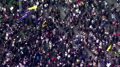 Anti-lockdown protest turns violent in Sydney