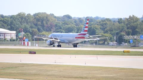 American Airlines Airbus A320neo landing at St. Louis Lambert Intl