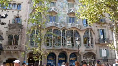 Breath taking Barcelona must see places - Travel Video