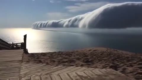 NÃO ACREDITO NESSA ONDA DE NUVEM QUE ENCOLIU O MAR