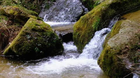Water falling from beautiful mountain || Eye relaxing video