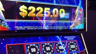 YUGE CHIPPIES!!! #slots #casino #slotmachine #slotwin #jackpot #bonusfeature #casinogames #gambling