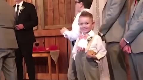 Kids add some comedy to a wedding event! Very hilarious and a must watch!😂