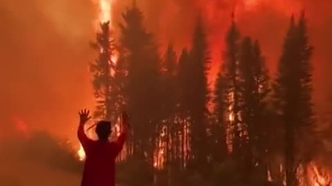 SHOCKING VISUAL FROM #Kelowna ‼️Closer look into the fires of Alberta Canada