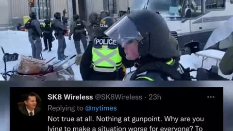 Twitter misinformation incorrectly claims police did not do anything "by gunpoint"