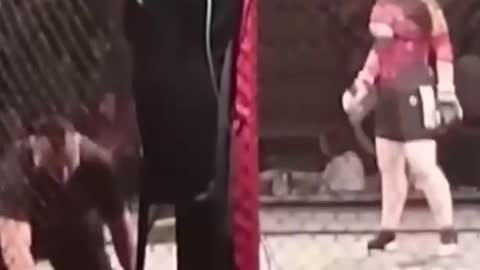 Girl cage fight kick knockout #fighting, #fights, #MMA, #UFC, #girlfight, #cagefightgirl,