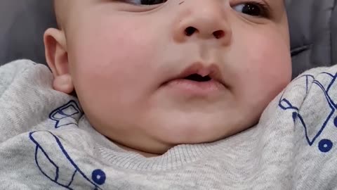 Quit baby,funny video,very intrecting video,buitiful baby, lauphing,