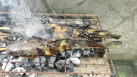 DELICIOUS ROASTED CAT FISH, MONTAGE VIDEO. #FILIPINOFOOD