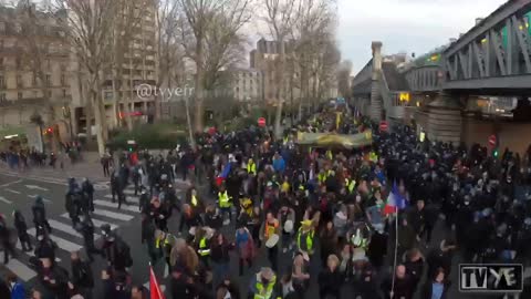 Thousands protest covid-tyranny in Paris, France.