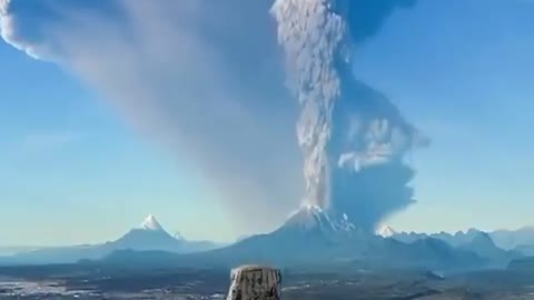 AMAZING VOLCANO EXPLOSION