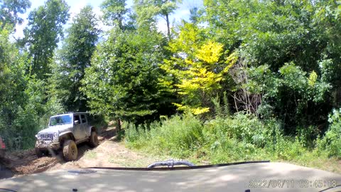 Southington Offroad - Pulling Jeep out of the ruts