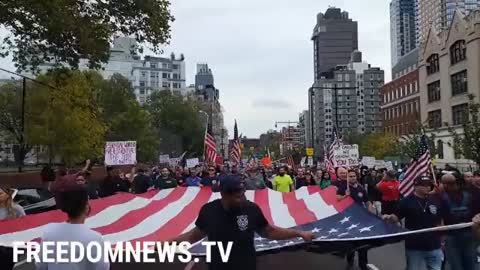 ‘HOLD THE LINE’ - workers march across Brooklyn Bridge in protest of city’s vaccine mandate
