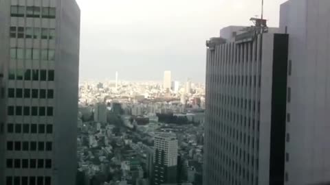 Powerful earthquake 9.1 in Tokyo,Japan swaying the high buildings