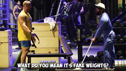 Fake weights in gym prank... / Anatoly pretented to be a Beginner