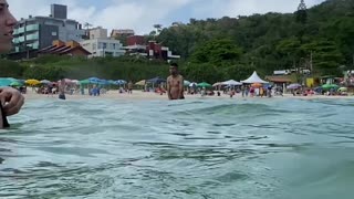 Curtindo uma tarde na praia de Quatro Ilhas, Bombinhas - SC | Som Ambiente