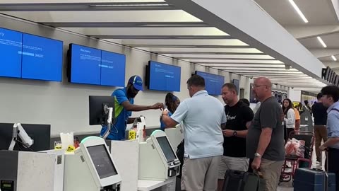 Blue Screens Ground Flights During IT Outage