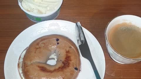 Korea food (Cream Cheese Bagel)