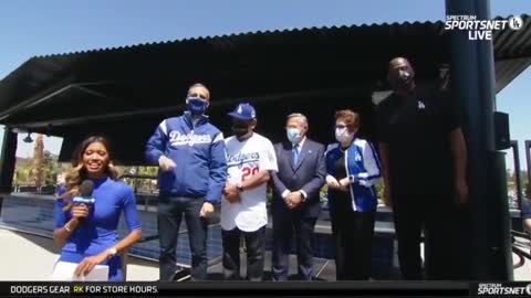 Los Angeles Dem Mayor Eric Garcetti Gets Booed At Dodgers Home Opener