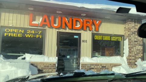 A -50$ Christmas at the Laundrymat