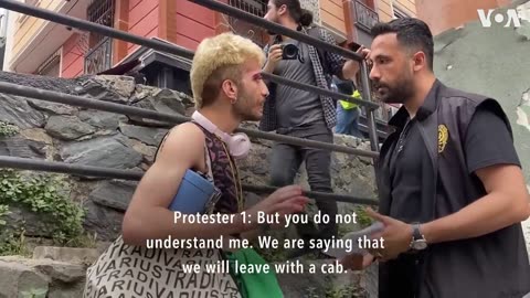 Turkish Police Chase, Detain Protesters at Istanbul's Trans Pride Parade | VOA News