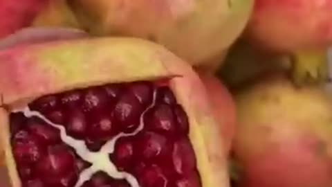 How to cut a Pomegranate