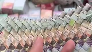 ZOBACZ: Wenezuelskie banknoty są sprzedawane na ulicach jako pamiątki.