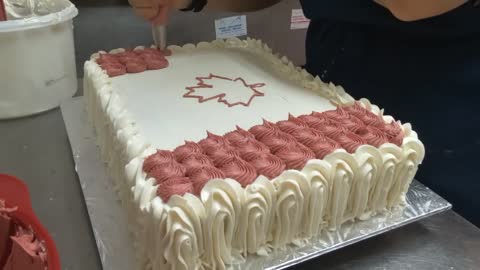 Time Lapse - Decorating Canada Day Cake