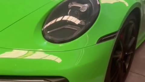 Porsche 911 Carrera Cabrio Green Hell Edition