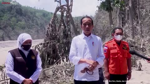 Indonesia president visits volcano disaster zone