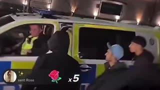 UK police are ridaculed by migrants in London beyong a joke
