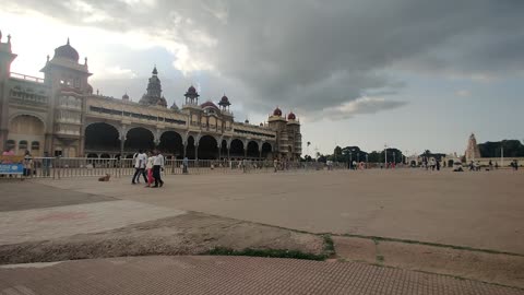 Famous Mysore palace robbed