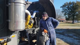 PREPARING TO DROP FREIGHTLINER TRANSMISSION