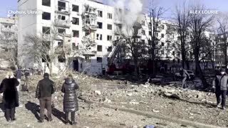 Civilian apartment buildings shelled in Kharkiv