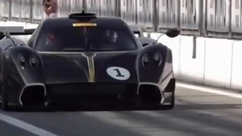 Pagani Huayra R with UNRESTRICTED Exhaust SOUND | 9000rpm NA V12 Engine