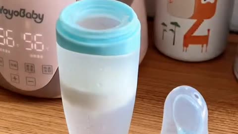 Silicone Feeding Bottle with Spoon